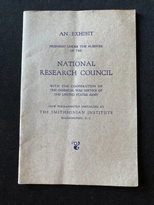 WW1 Smithsonian Exhibition Program Chimical "gas di guerra" Exhibition Tar US Army Carbone - Foto 1 di 11