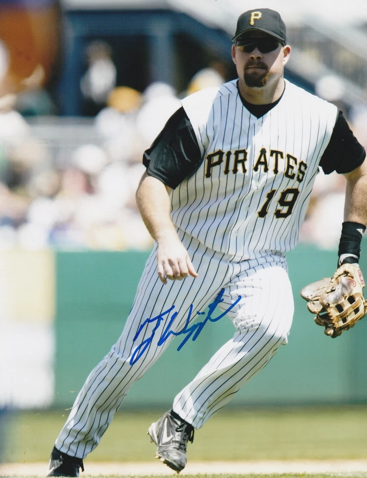 TY WIGGINTON  PITTSBURGH PIRATES  ACTION SIGNED 8x10 - Image 1 of 1
