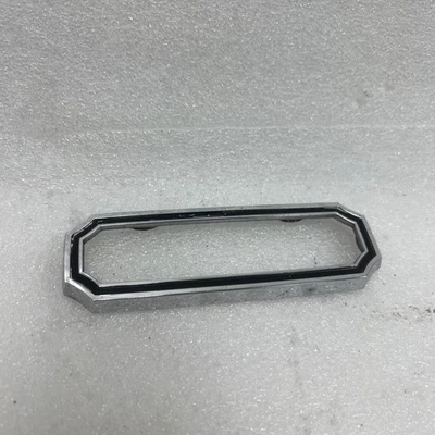 1969 1970 1971 Ford Galaxie LTD замок багажника крышка флиппер значок - отделка пластина только - Изображение 1 из 4