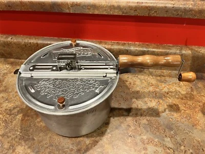 THE GENUINE WHIRLEY-POP STOVETOP POPCORN POPPER HAND CRANK WABASH VALLEY FARMS — 第 1/4 张图片