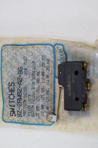 Micro Switch Selecta BZ-2RW822-A2-BG, Roller Lever, Bottom Facing - Picture 1 of 9