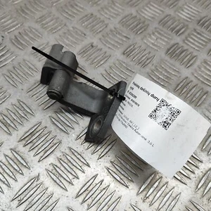 LEXUS RX AL20 Front Right Door Lower Hinge 68730-48010 2018 22362289 - Picture 1 of 6