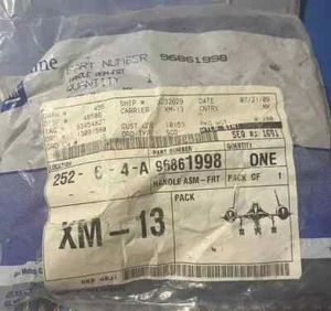 +New General Motors GM 96861998 Handle, Front Side Door Inside 08-10 vue - Picture 1 of 1