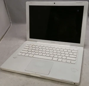 FOR PARTS 2006 13.3" Apple A1181 MacBook (Core Duo T2500/2 GHz/1 GB RAM) - Picture 1 of 11