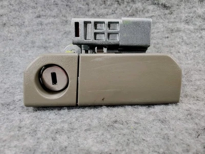 Guantera Honda Pilot Dash 2009-2015 guantera manija de almacenamiento cierre de pestillo gris OEM Foto 1 de 4