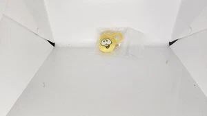 Clip de peluche Club Penguin amarillo - Imagen 1 de 1