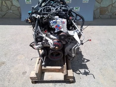 Silverado Sierra 2500 3500 2011-2019 conjunto de motor motor 6,0 L L96 144 k Foto 1 de 4