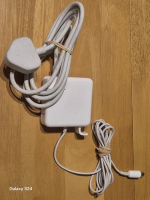 APPLE GENUINE A1036 45W CHARGER PORTABLE POWER ADAPTER IBOOK POWERBOOK G4 - Image 1 of 4
