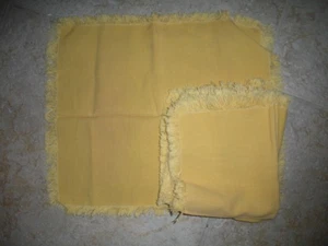 4 Vintage Yellow Cloth Table Napkins - Picture 1 of 1