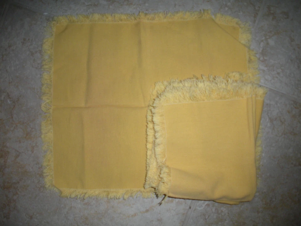 4 Vintage Yellow Cloth Table Napkins - Image 1 of 1