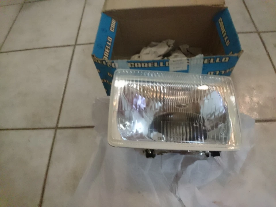 Faro izquierdo ford taunus tc 2 mk2 año 76-82/bilux carello 07.699.000 Foto 1 de 4