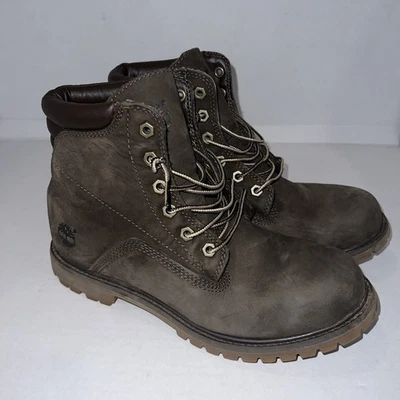 Botas femininas de couro Timberland tamanho 9,5 - Imagem 1 de 4