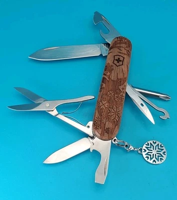 ¡Navaja suiza Victoriax Super Tinker Wood Winter Magic 2022 edición limitada! Foto 1 de 4
