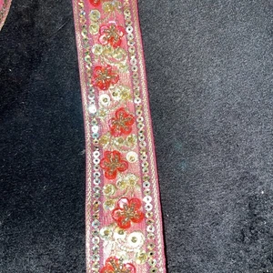 1" breite Spitzenborte 10 Yards golden & rosa Banarashi mit Pailletten - Bild 1 von 4