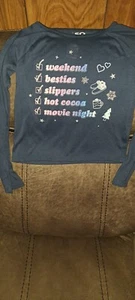 Girls Long Sleeve Shirt Size 7 Says Weekend Besties Slippers Hot Cocoa Movie... - Picture 1 of 1