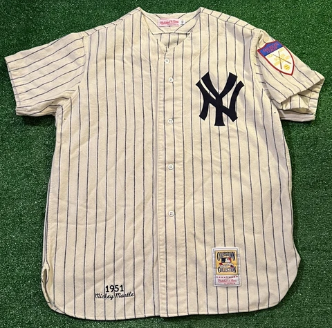 Vintage 1952 NEW YORK YANKEES Mitchell Ness MICKEY MANTLE Jersey USA, FELT, WOOL Cover