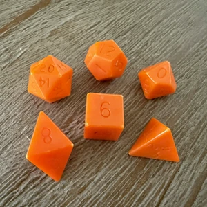 D&D Mentzer Vintage Orange Dice Set of 6 Dungeons & Dragons Moldvay AD&D - Picture 1 of 3