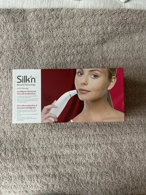 Sistema inteligente de microdermabrasión Silk'n Revit Prestige exfoliante de diamantes Foto 1 de 4