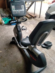 Life Fitness 95R IFI Recumbent Bike EXERCISE BIKE Commercial Gym Equipment - Picture 1 of 9