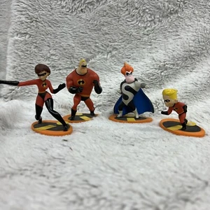 Disney The Incredibles 2 Deluxe 4 PVC Figure Play Set Figurine Playset Pixar - Picture 1 of 6