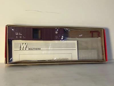 WALTHERS 932-4701 HO 50 FT WAFFLE SIDE BOX CAR BALTIMORE & OHIO #480034 - Image 1 of 2