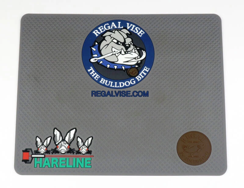 REGAL Logo Tying Pad Hareline USA Silikonmatte - Bild 1 von 1