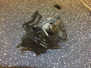 BMW SERIE 5 6 M5 M6 2011-2016 2013 CAPÓ IZQUIERDO CIERRE PASIVO 51237206453 OEM - Imagen 1 de 3