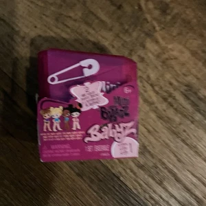 Bratz Mini Babyz Collectible Figures 2 In Side Series 1 - Picture 1 of 3