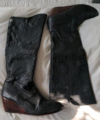 Botas de salto CALLEEN CORDERO couro preto cunha madeira tamanho 9 - Imagem 1 de 4