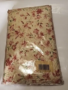 Crown Craft 100% Cotton 50X60 Morning Medley Throw Roses Hearts with Fringes - Picture 1 of 6