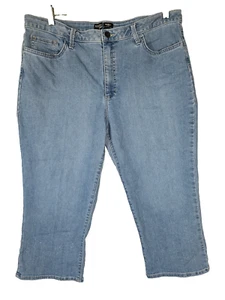 Riders By Lee Size 18M Mid Rise Capri Blue Denim Medium Wash - Picture 1 of 10