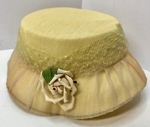 Vintage Lace Hat Yellow Bonnet Womens Stiff Canvas Netting Faux Flower 1940s - Picture 1 of 9