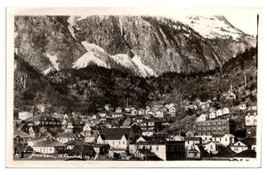 JUNEAU, ALASKA - BIRDSEYE VIEW OF TOWN & COUNTRY - OLD REAL PHOTO POSTCARD - Picture 1 of 2