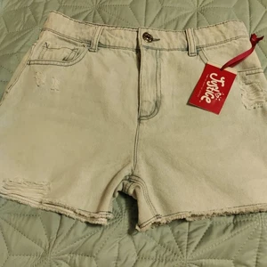 Justice Girl's Mini Mom Jean Shorts Distressed Light Washed Size 16 NWT - Picture 1 of 9