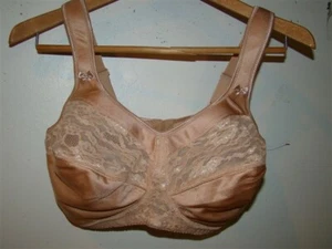 NEW Comfort Choice 50C Easy Enhancer Wirefree Allover Lace Bra Beige #42833 - Picture 1 of 4