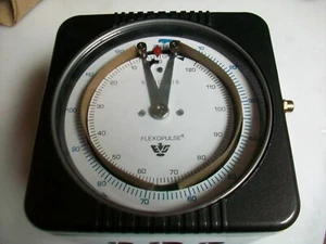 EAGLE SIGNAL FLEXOPULSE SERIES HG REPEAT CYCLE TIMER 120 SEC. 120/240 V. Ac - Picture 1 of 7