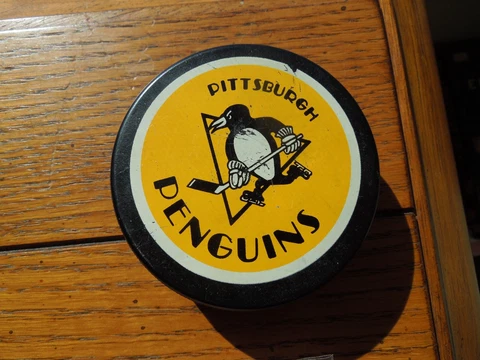 VINTAGE PITTSBURGH PENGUINS hockey puck NHL Official, Trench Mfg John Ziegler Cover