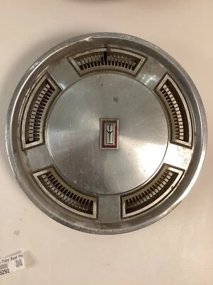 Oldsmobile Cutlass Supreme 1981-1987 tapacubos cubierta de rueda GM OEM 22510009 Foto 1 de 2