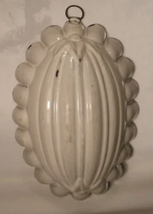 Vintage Graniteware Oval Mold with Scalloped Edges - Picture 1 of 19