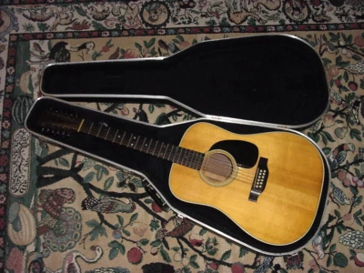 GUITARRA ACÚSTICA MARTIN D28 12 CUERDAS AÑOS 80 ELÉCTRICA 12 CUERDAS PARTE POSTERIOR DE PALO DE ROSA Foto 1 de 4