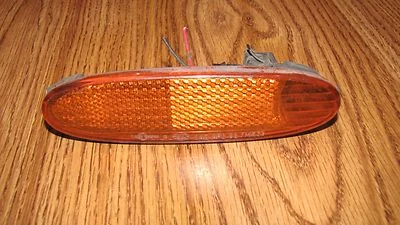 98-03 JAGUAR XJ8 FRONT SIDE MARKER LIGHT RH OEM PASSENGER - Image 1 of 3