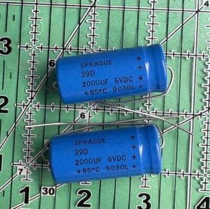 Condensatori Elettrolitici Assiali 39D208G006GJ4 Sprague 2000uf 6v 2pz - Foto 1 di 3