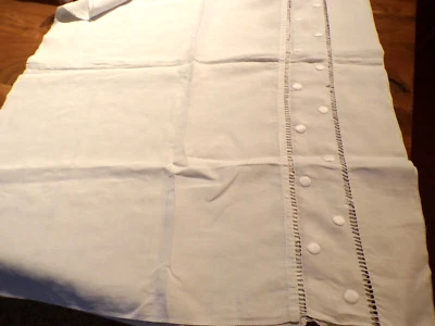 Linge ancien 1 pièce de Lin blanc brodé de pois et de jours - Photo 1/4