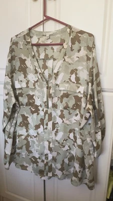Cato Est. 1946 Womens Size 26/28W Roll Tab Sleeve Camouflage Shirt Green (C3 - Image 1 of 3