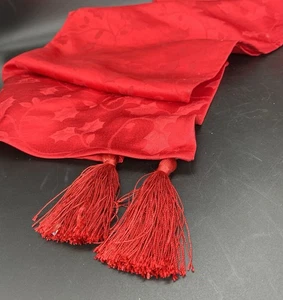 Christmas Red Table Runner Flower Motif Tassels Vintage Unused Shiny 12" x 70" - Picture 1 of 7