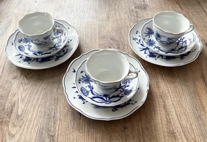 Triptis Porzellan Konvolut Gedecke 3 x Tasse Untertasse Teller Zwiebelmuster - Bild 1 von 3