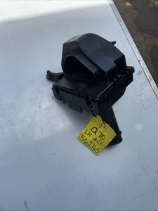2011 - 2019 INFINITI M37 Q70 Q70L Left SIDE AIR CLEANER INTAKE BOX - Picture 1 of 7