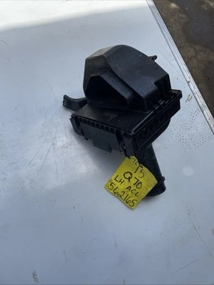 Infiniti M37 Q70 Q70L 2011-2019 caja de admisión filtro de aire lado izquierdo Foto 1 de 4