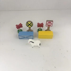 Lote de 7 artículos y carteles de tren de madera / vintage / coleccionables - Imagen 1 de 4