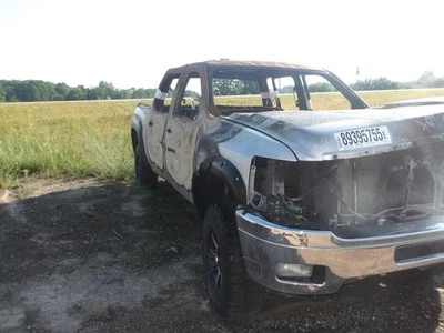 Used Front Right Steering Knuckle fits: 2011 Chevrolet Silverado 2500 pickup Fro - Image 1 of 4